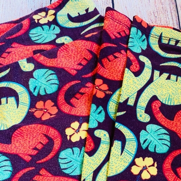 LuLaRoe Dinosaur 🦕 leggings - Picture 5 of 6
